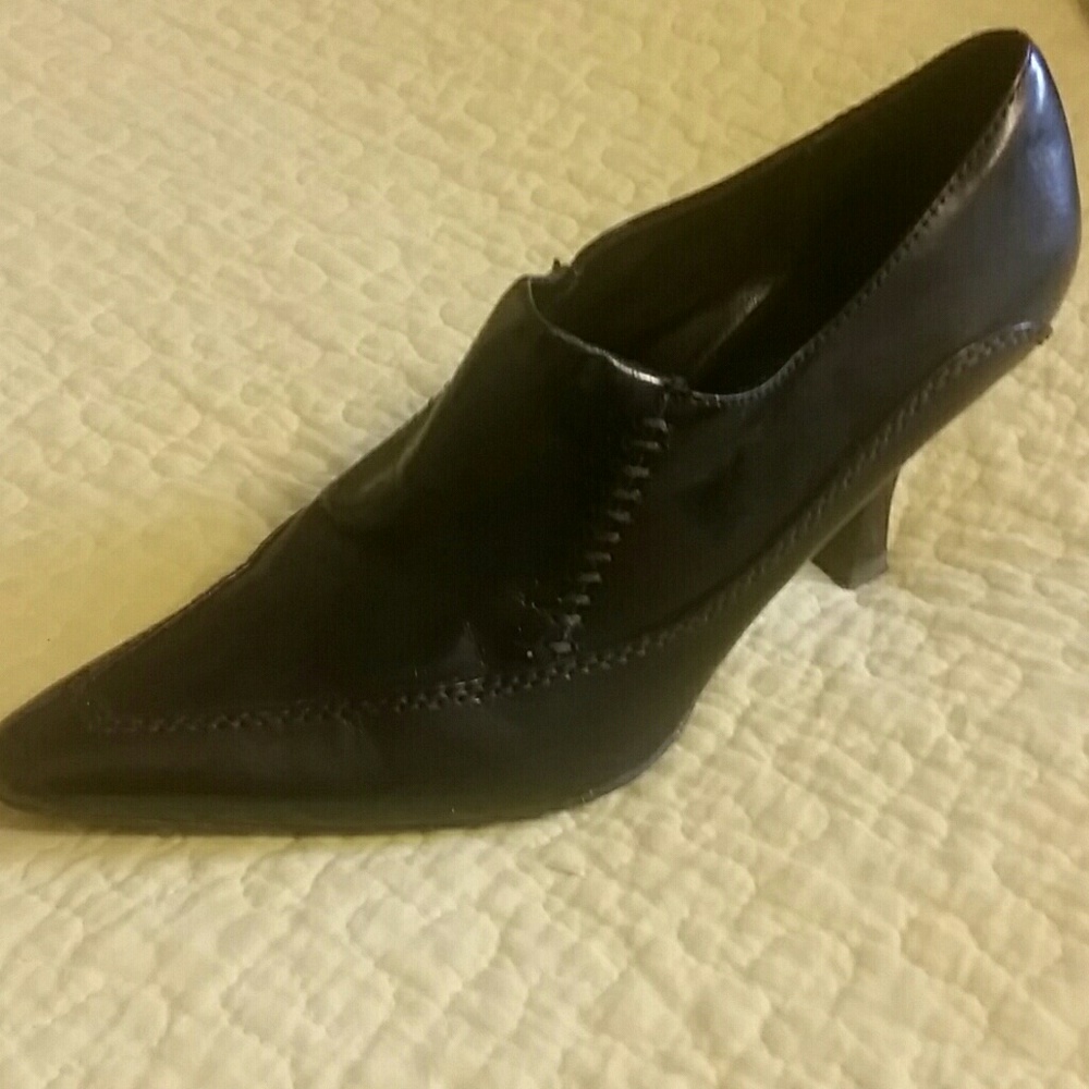 Atienne Aigner shoes in great worn condition